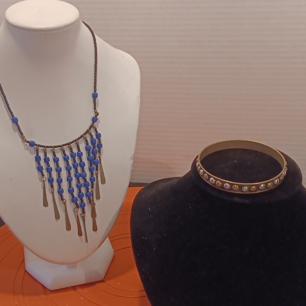 Porcupine necklace and bracelet